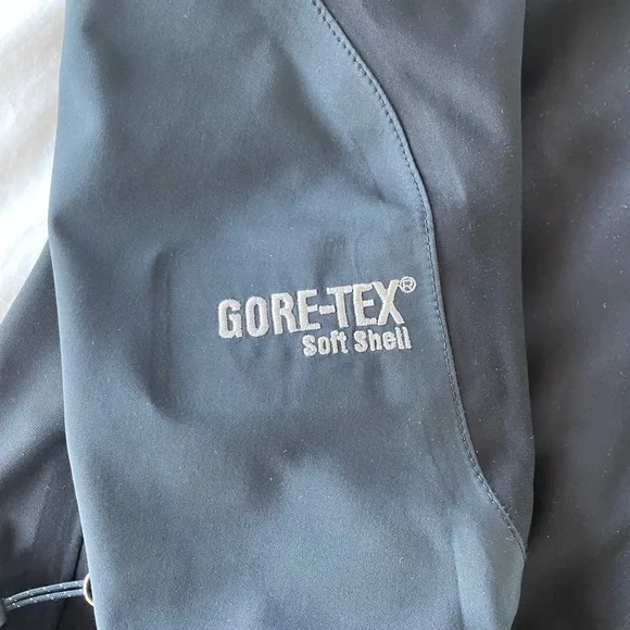 The North Face Summit Series GORE-TEX Soft Shell Jacket – Women’s XS - Picture 3 of 10
